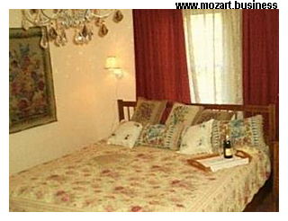 Mozart Guest House Seattle Bed and Breakfast